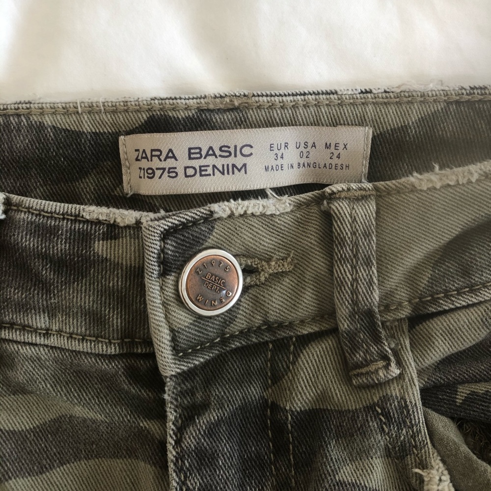 Petite Friendly Camo Skinny Jeans :)